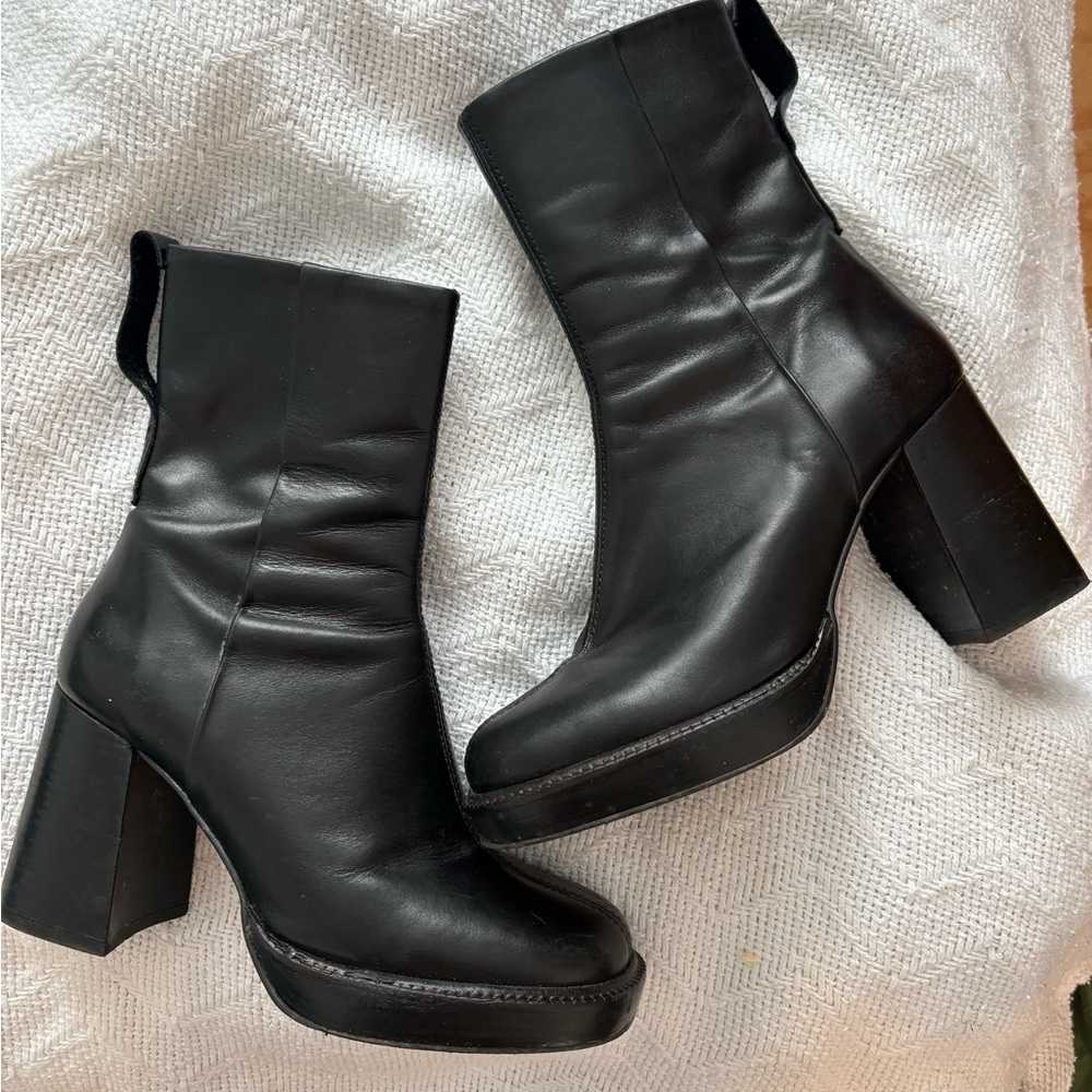 L'INTERVALLE Genuine Leather Black Heeled Boots